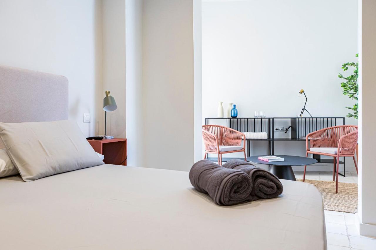 Valentin Suites Малага Экстерьер фото